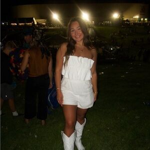 Buckle White Strapless Dress